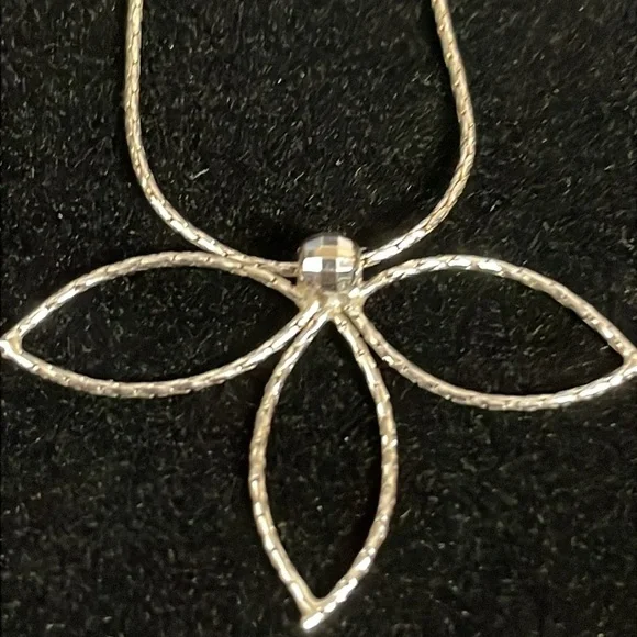 18k Italian white gold necklace.​